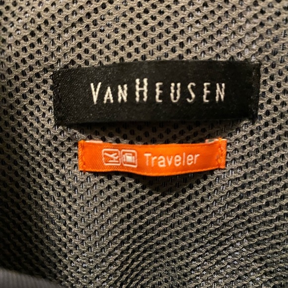 VAN Heusen Traveler Shirt, Men’s Small (S/P 14”-14 1/2”) - Picture 7 of 12